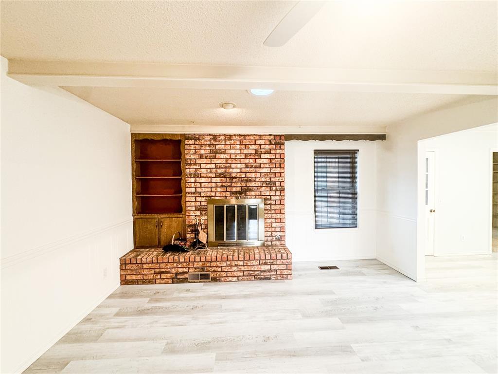 827 Crestview Drive