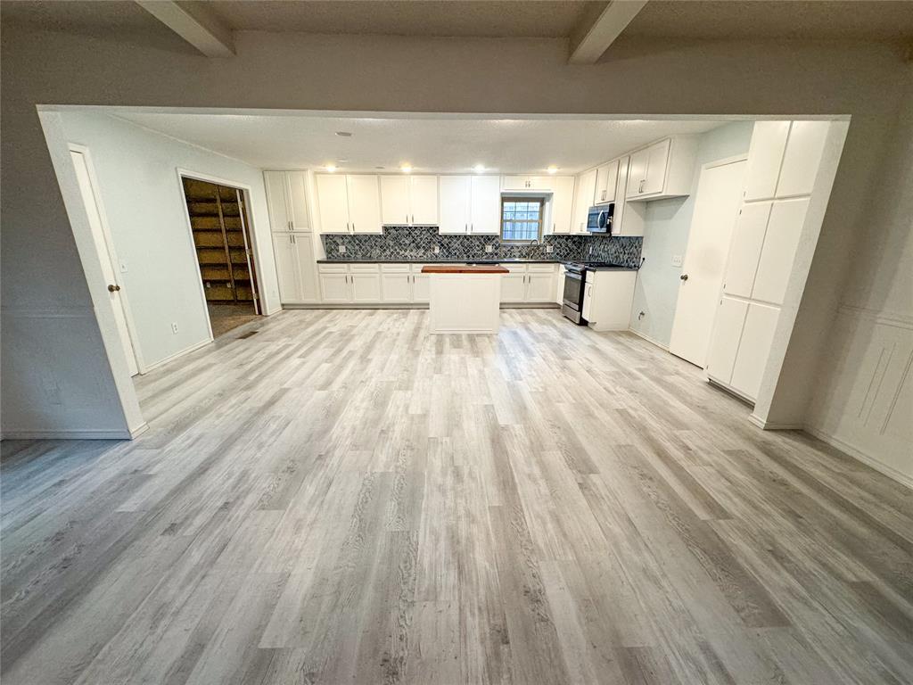 827 Crestview Drive