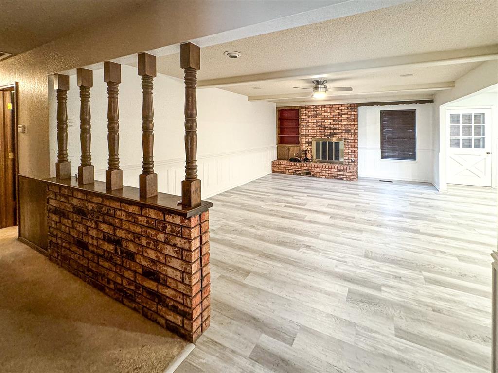 827 Crestview Drive