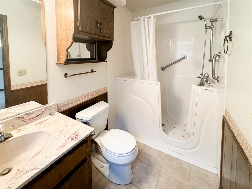 827 Crestview Drive