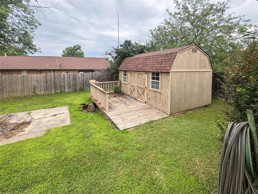 827 Crestview Drive