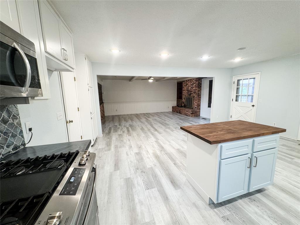 827 Crestview Drive
