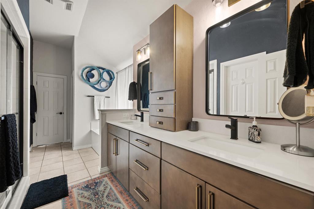 15913 Sheffield Boulevard