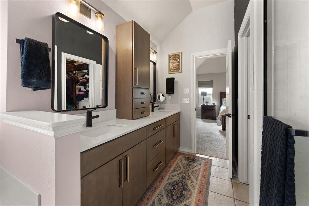 15913 Sheffield Boulevard