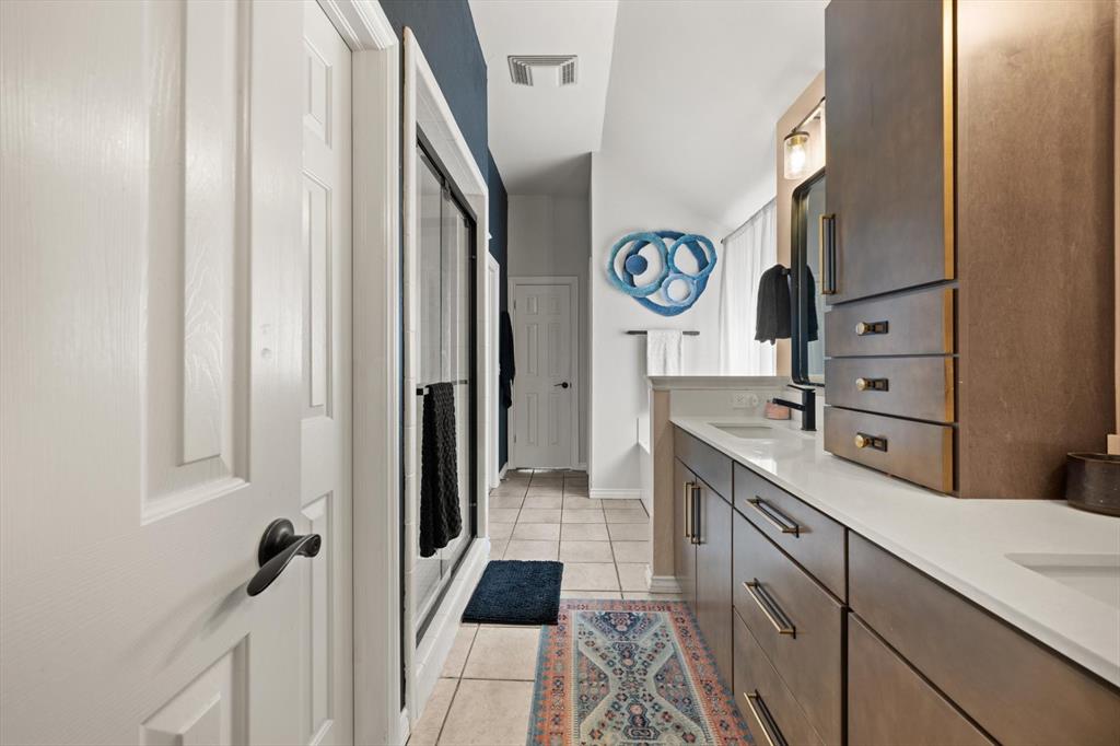 15913 Sheffield Boulevard