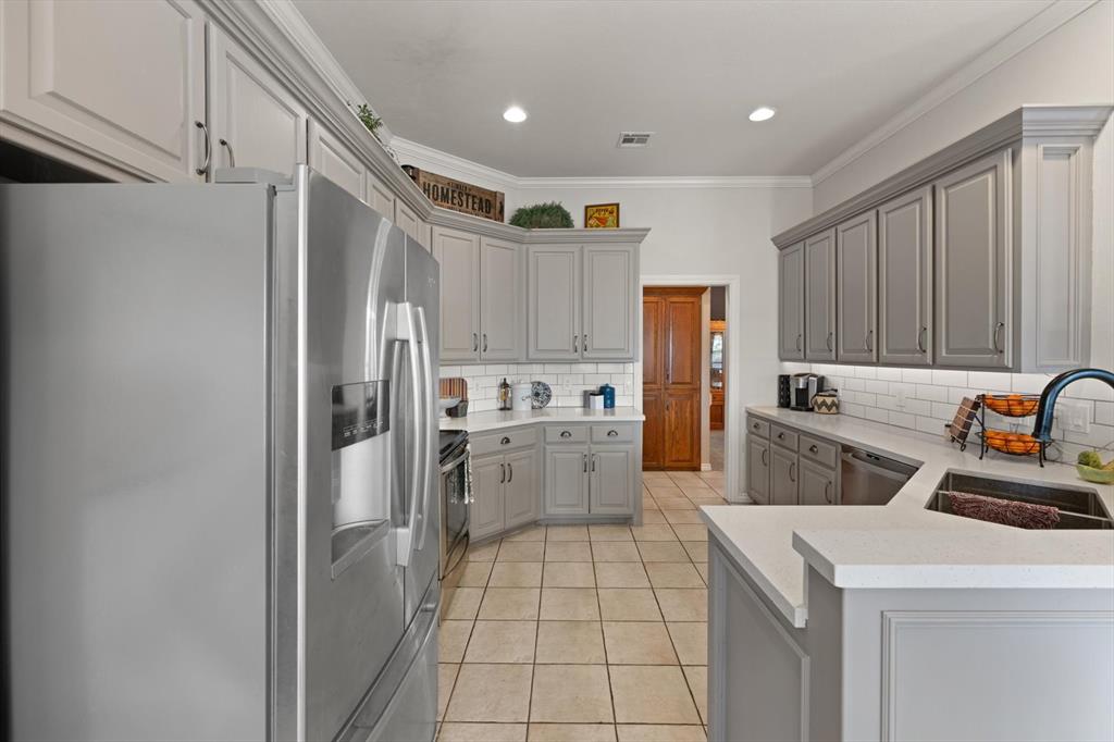 15913 Sheffield Boulevard