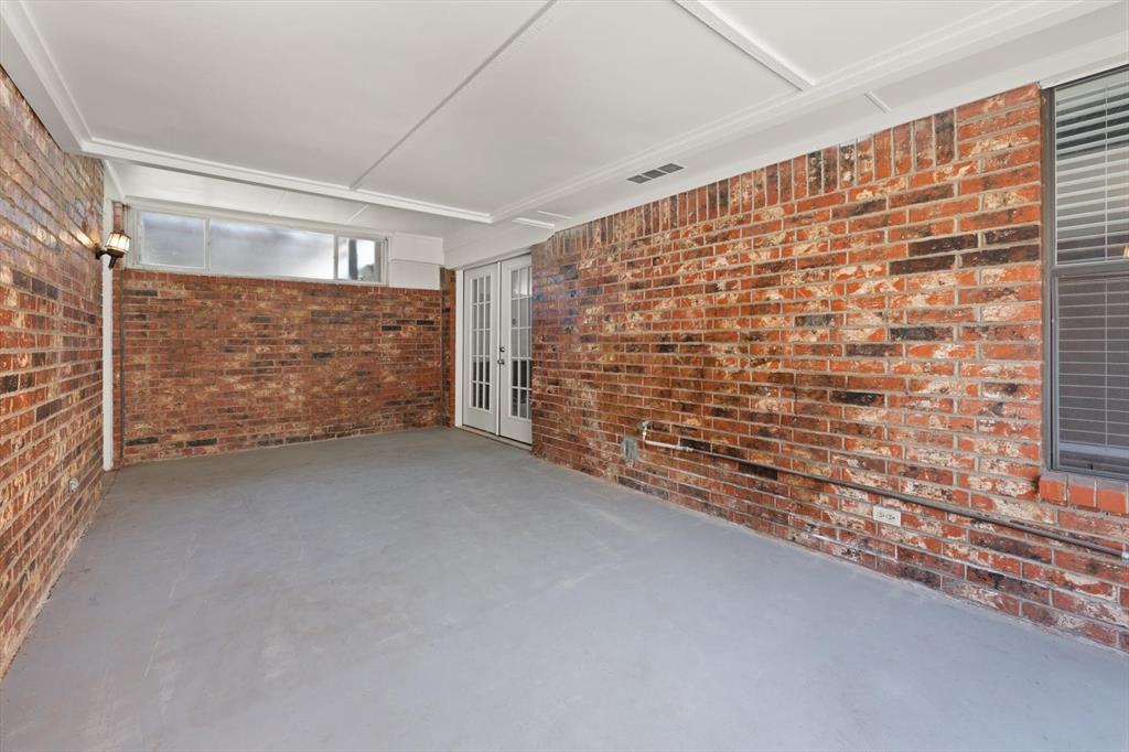 2104 NW 118th Terrace
