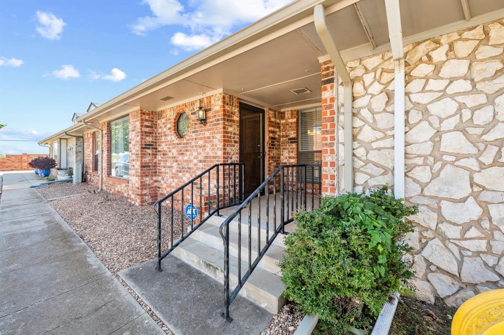 2104 NW 118th Terrace