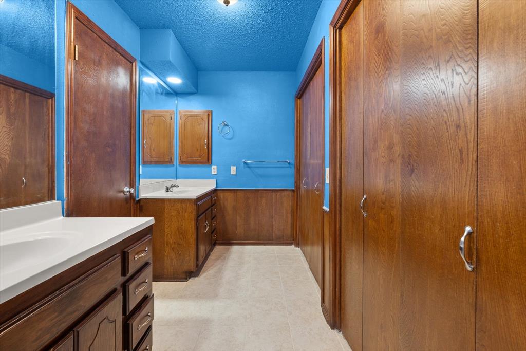 2104 NW 118th Terrace