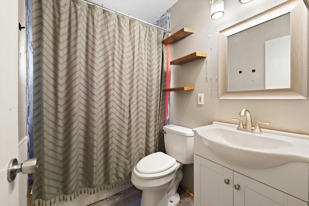 1522 Farmington Street