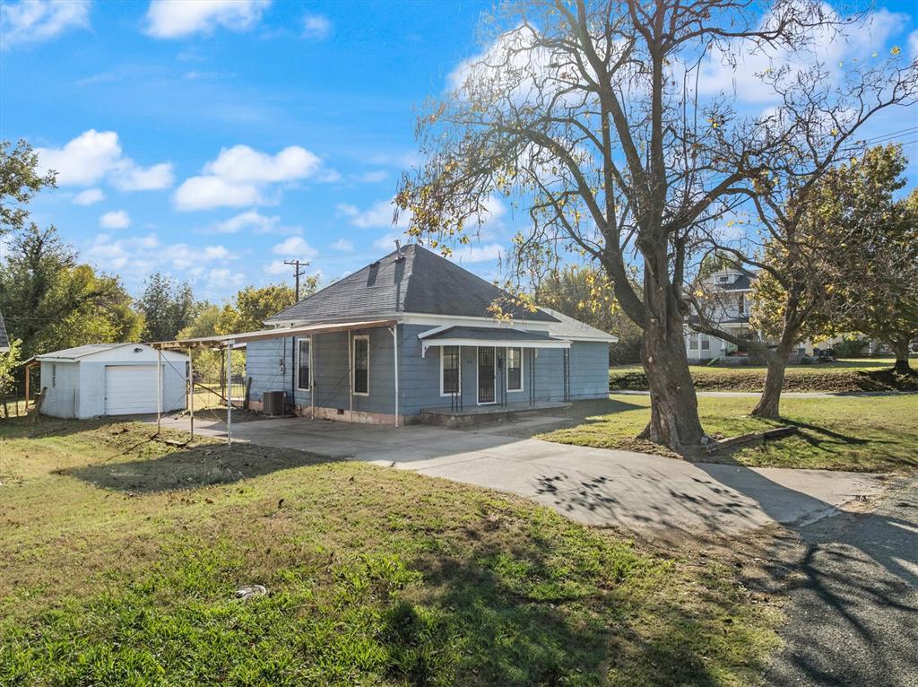 1423 W Logan Avenue