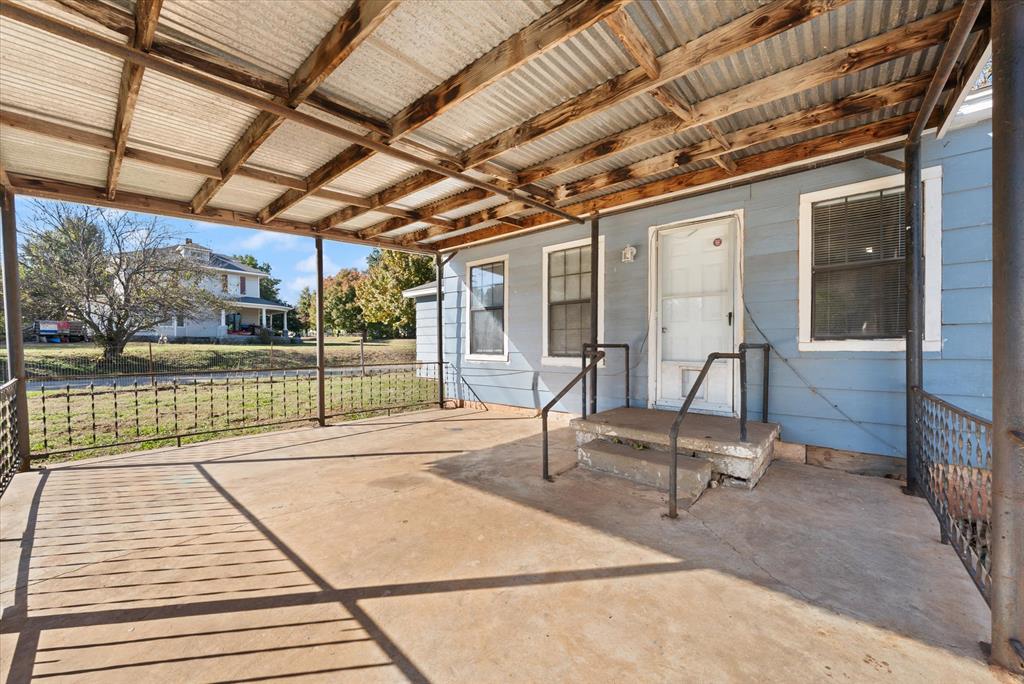 1423 W Logan Avenue