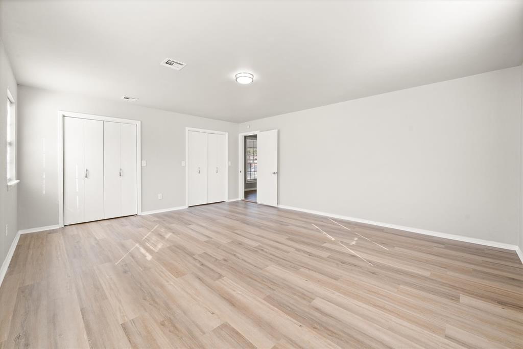 1423 W Logan Avenue