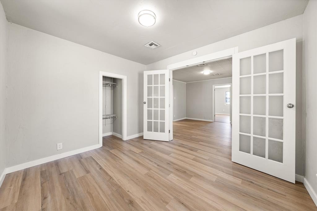 1423 W Logan Avenue