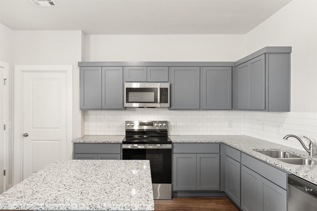 5324 Littlefoot Lane