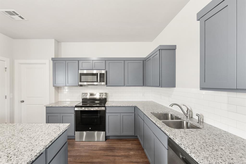 5324 Littlefoot Lane