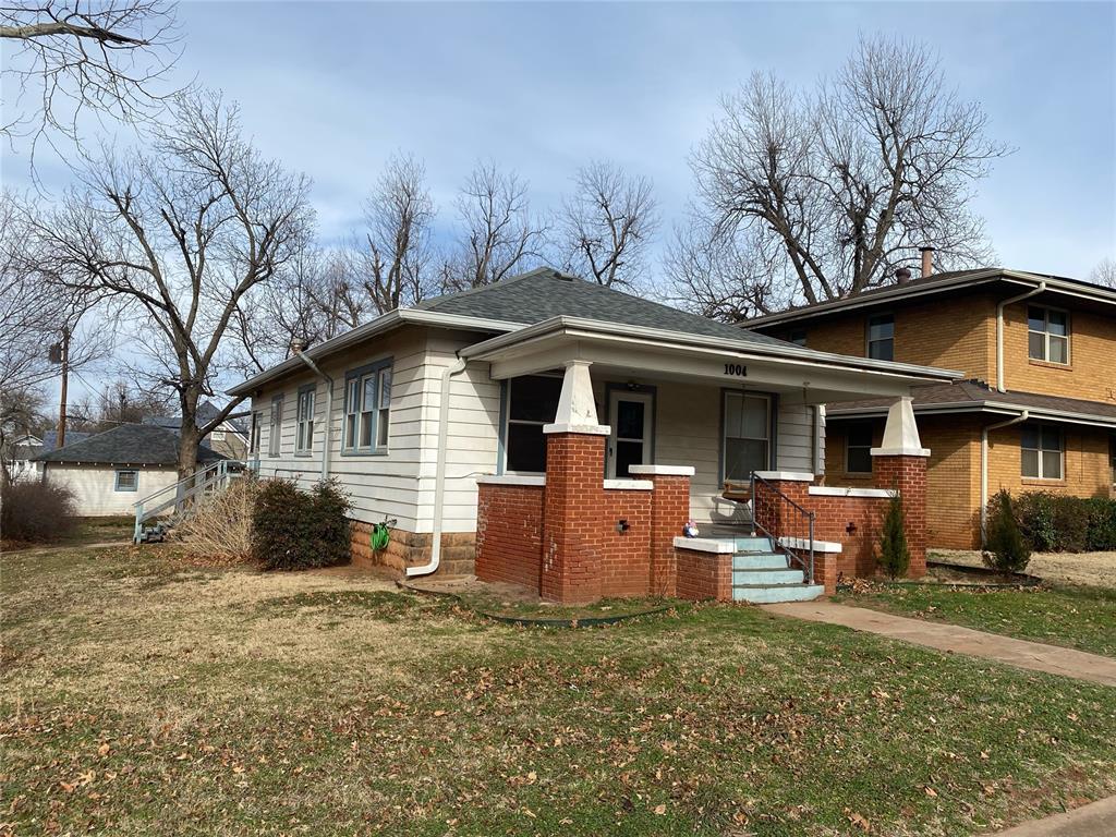 1004 E Noble