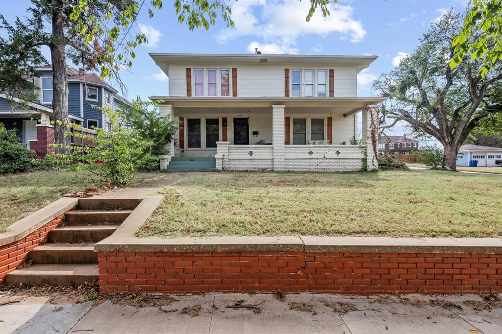 1005 E Noble Avenue