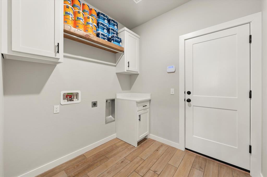 9209 SW 44th Terrace