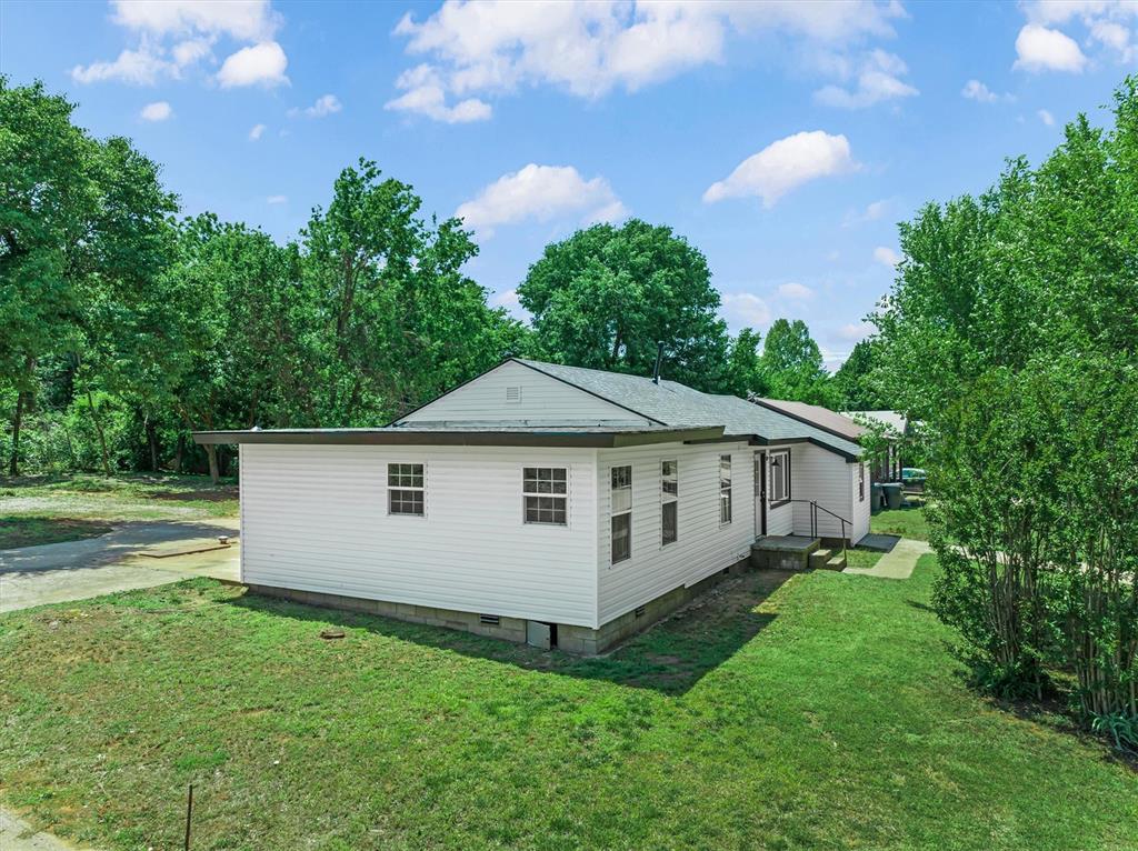 1025 Elmwood Drive