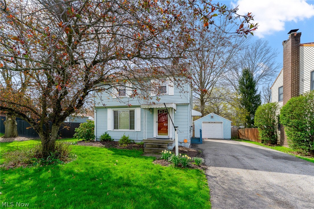 819 Niles Vienna Road