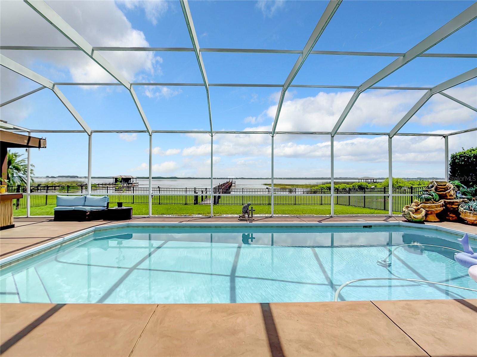 337 HAMILTON SHORES DR NE