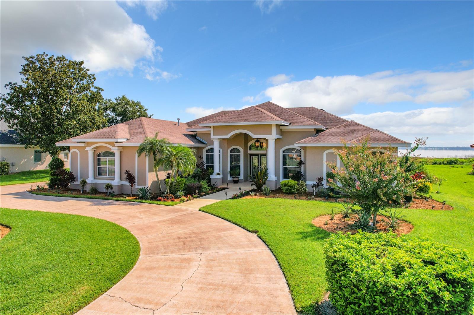 337 HAMILTON SHORES DR NE