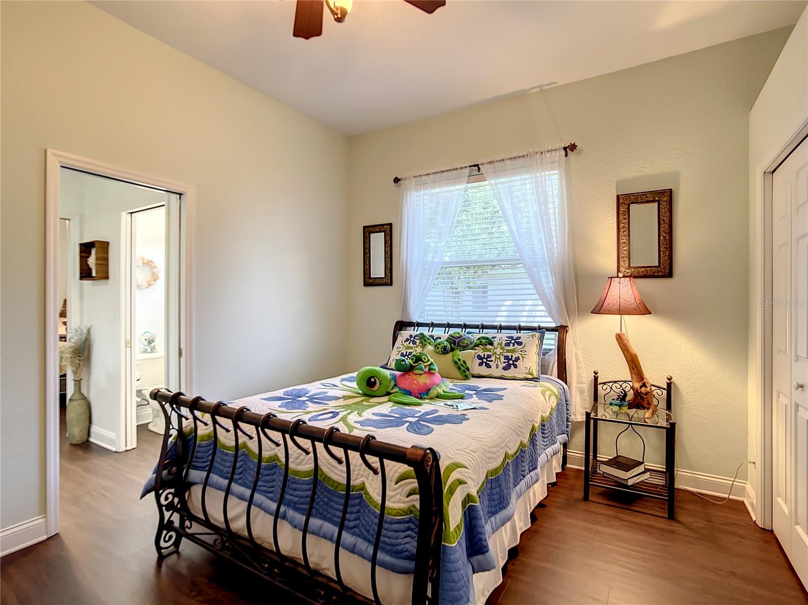 337 HAMILTON SHORES DR NE