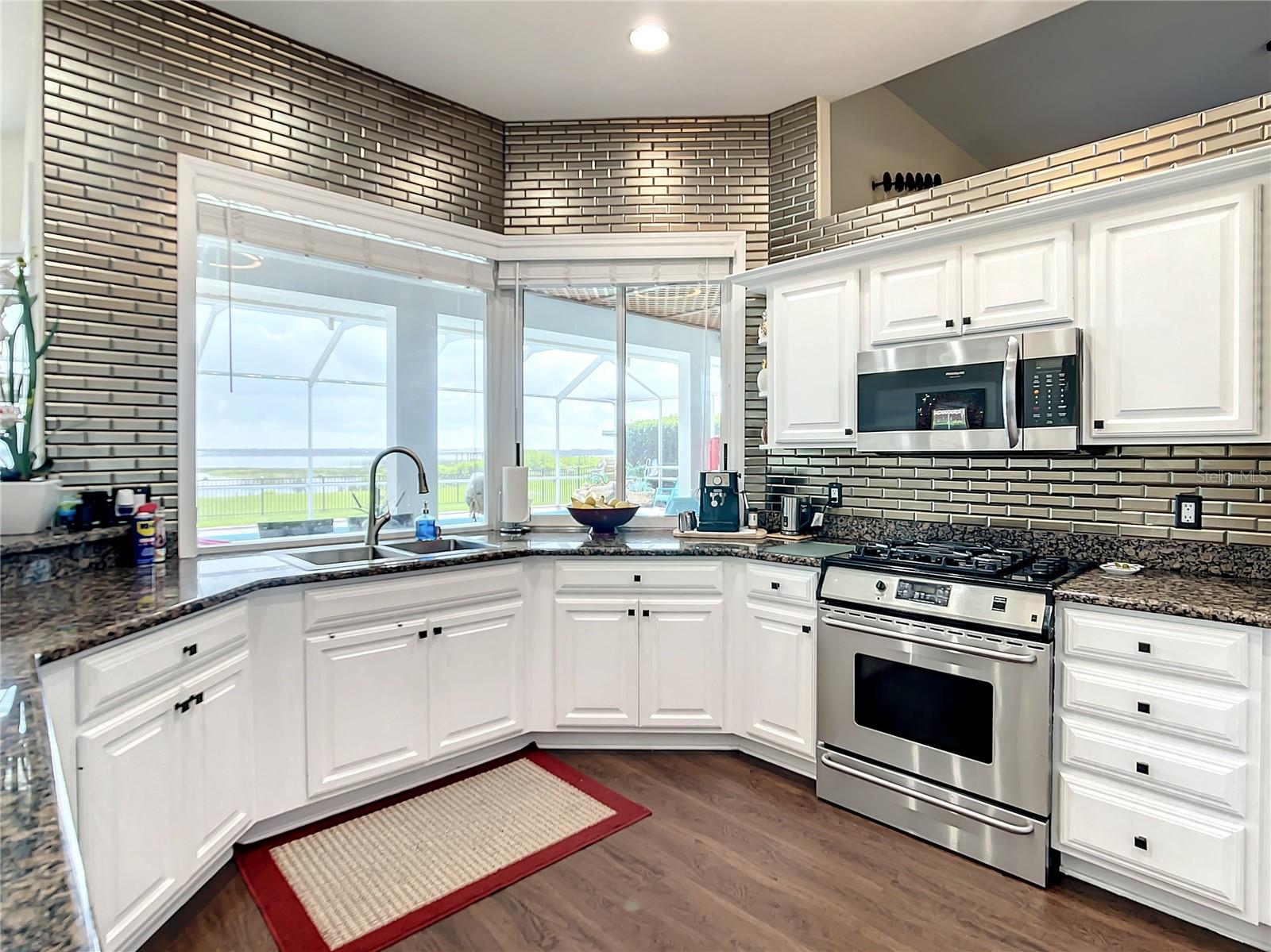 337 HAMILTON SHORES DR NE