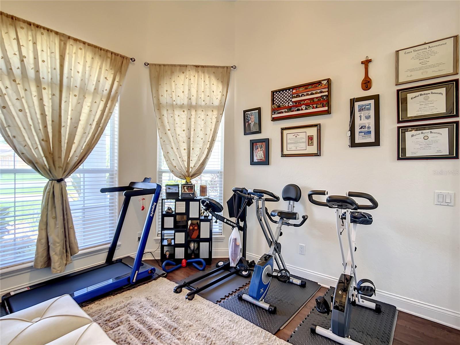 337 HAMILTON SHORES DR NE