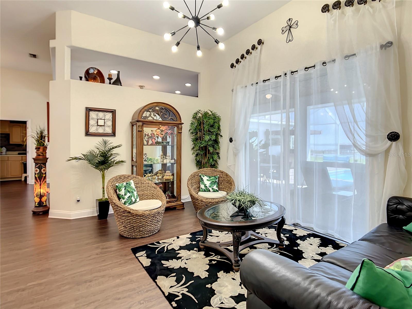 337 HAMILTON SHORES DR NE