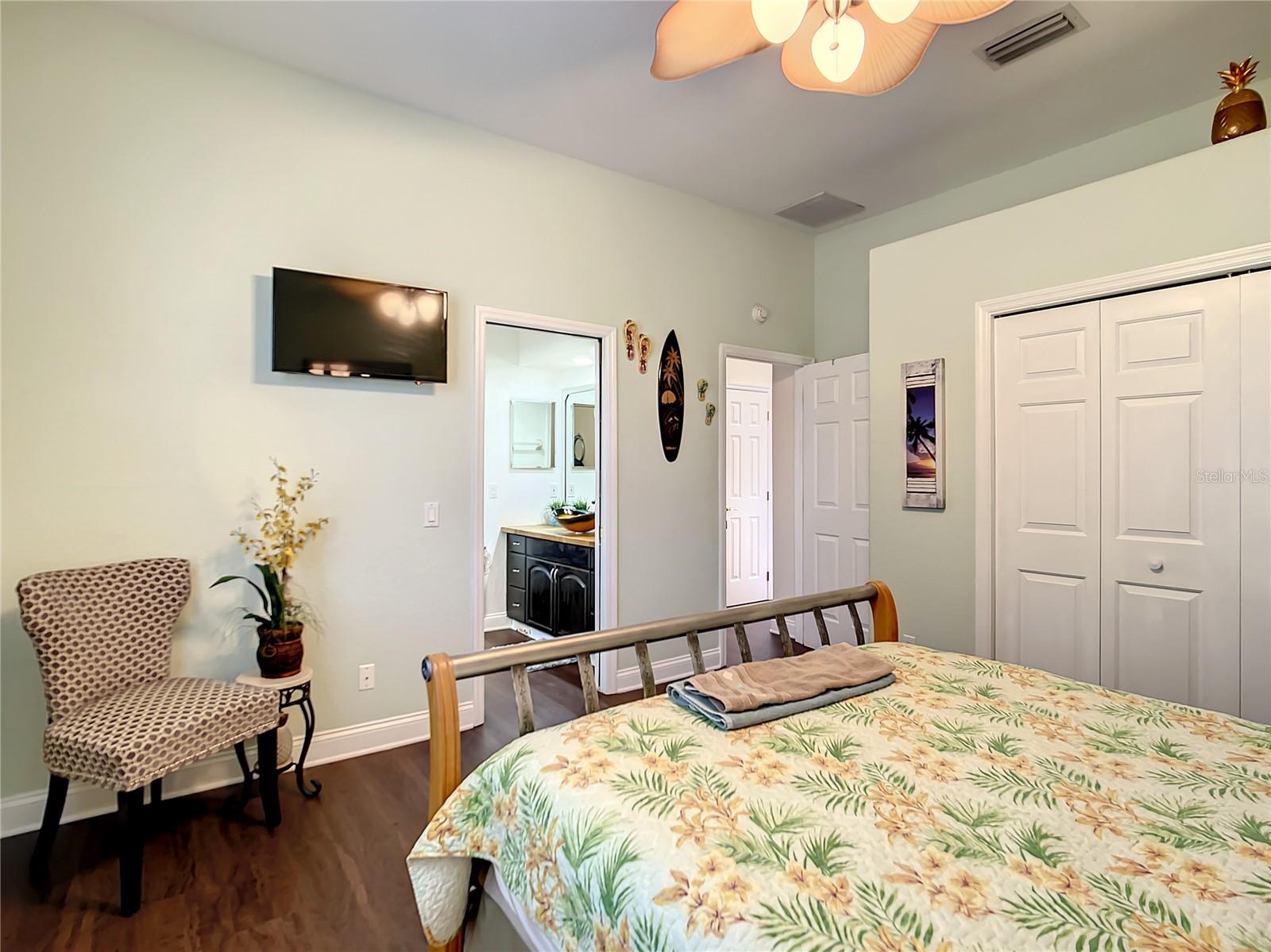 337 HAMILTON SHORES DR NE