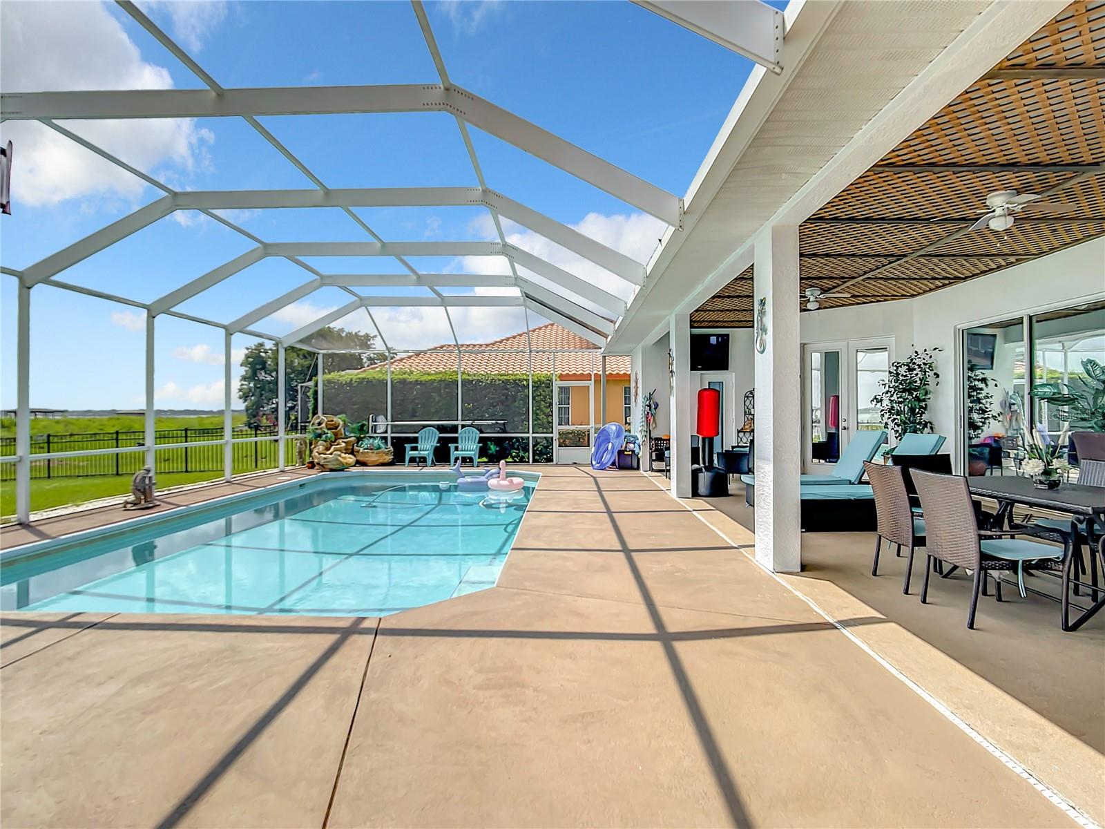 337 HAMILTON SHORES DR NE