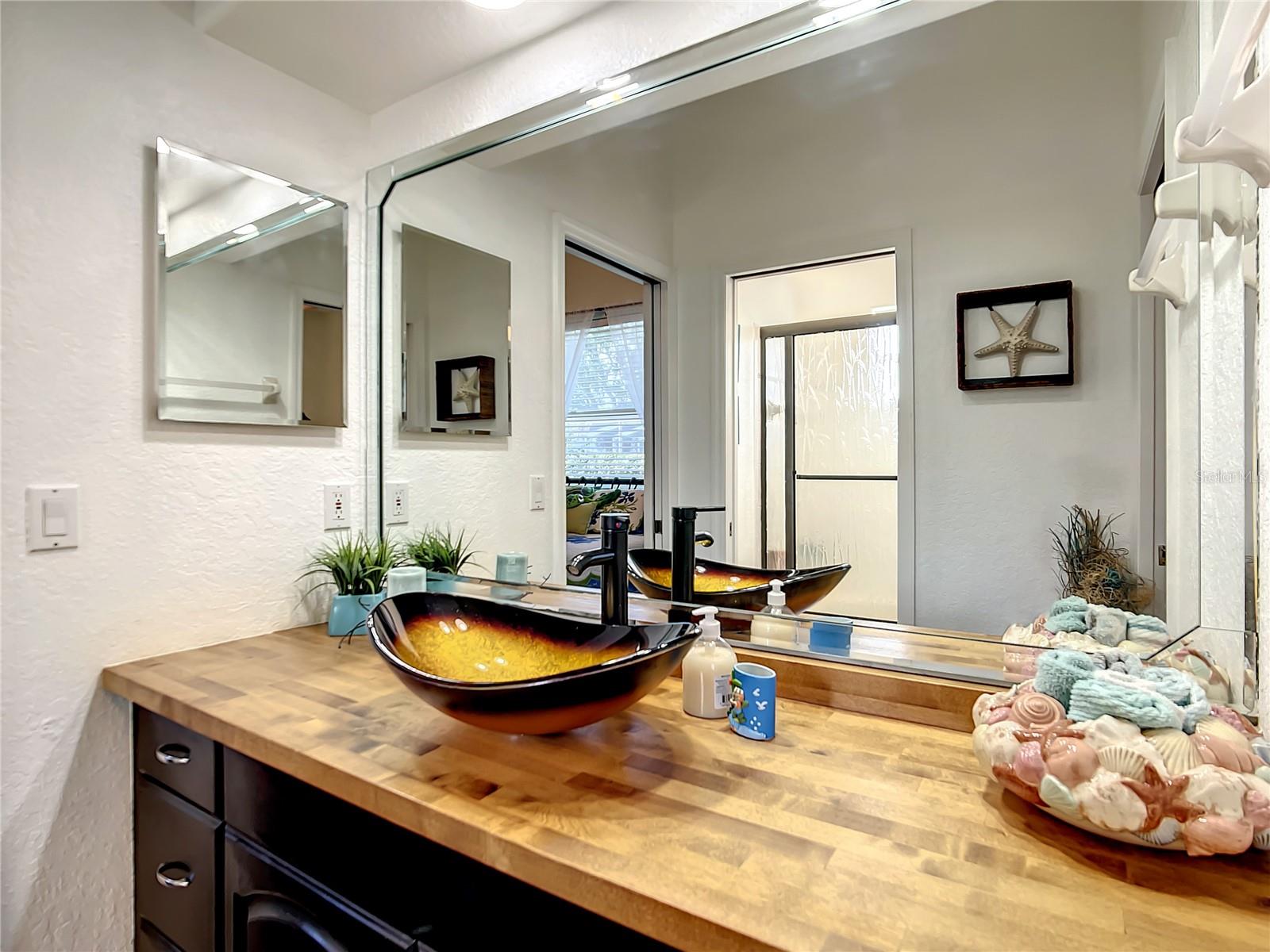 337 HAMILTON SHORES DR NE