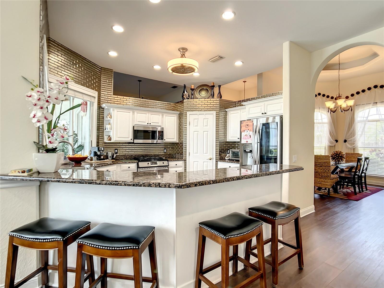 337 HAMILTON SHORES DR NE