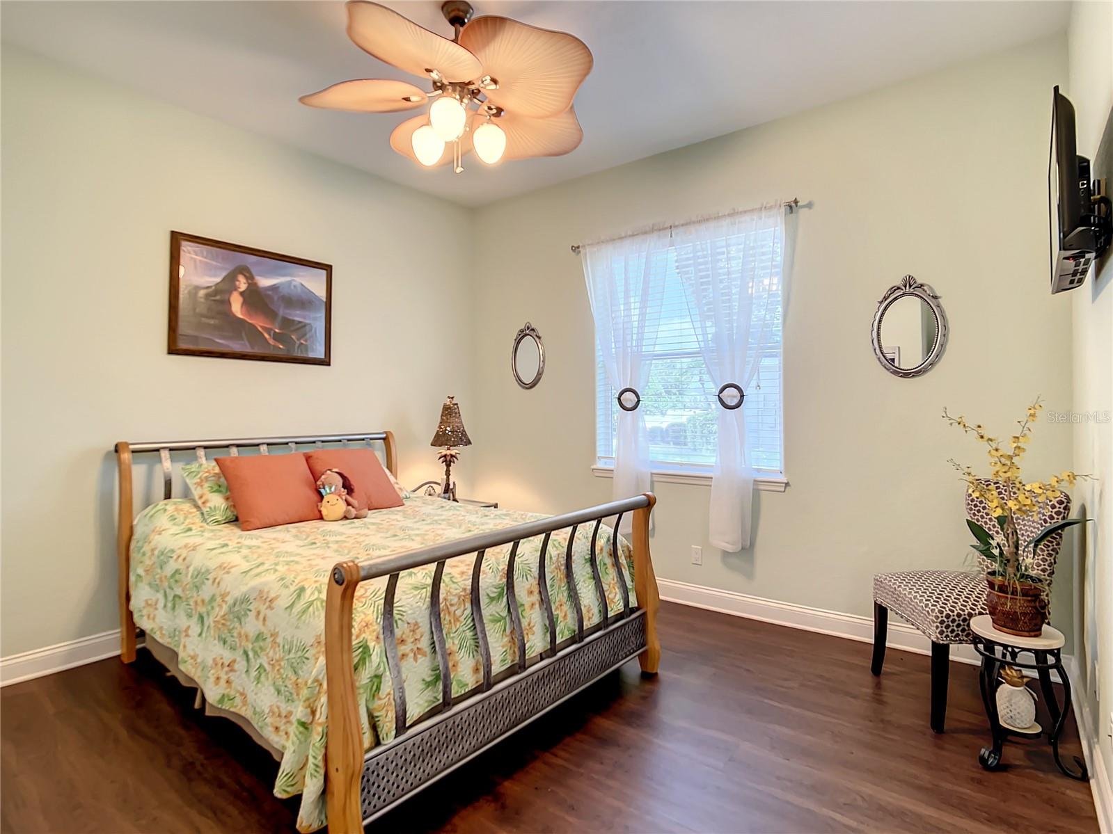 337 HAMILTON SHORES DR NE