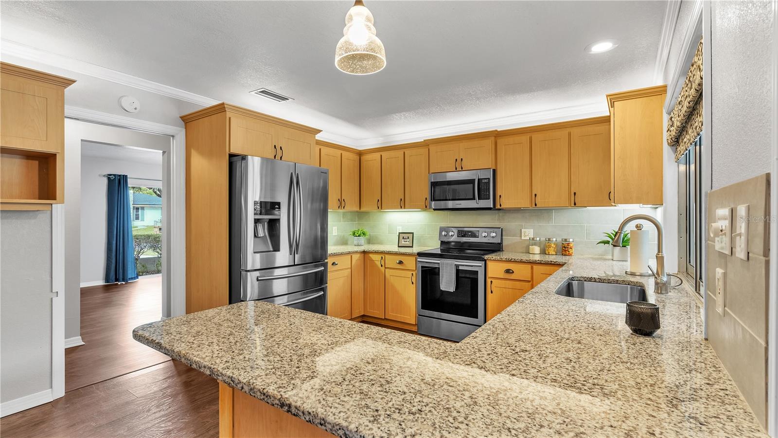 116 ELM SQ N