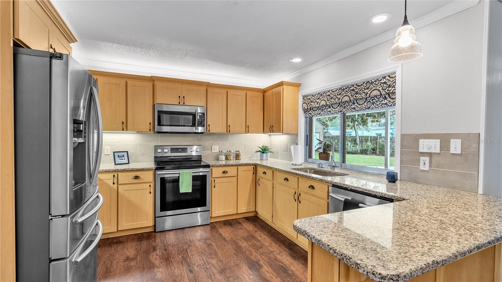 116 ELM SQ N