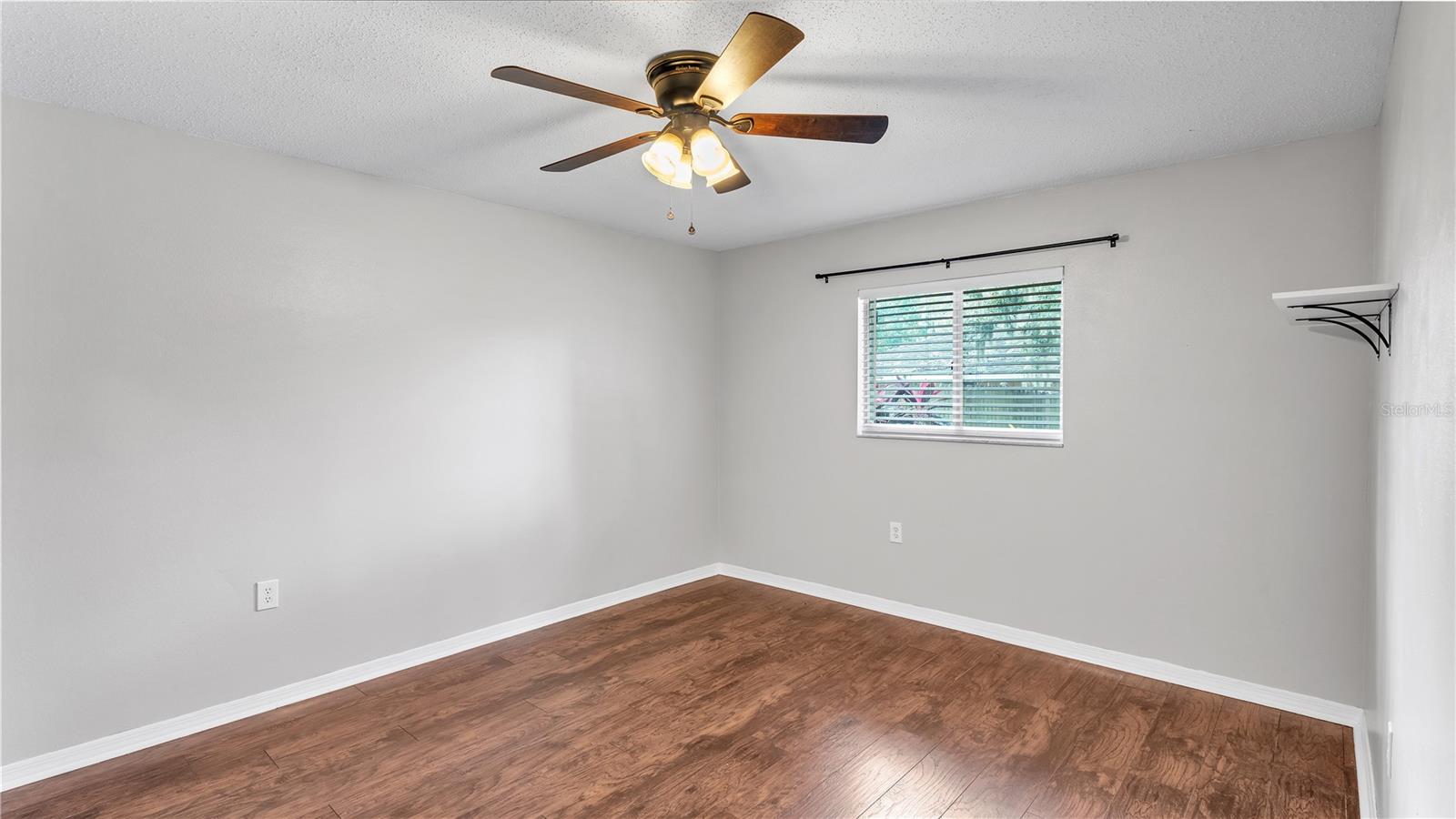 116 ELM SQ N