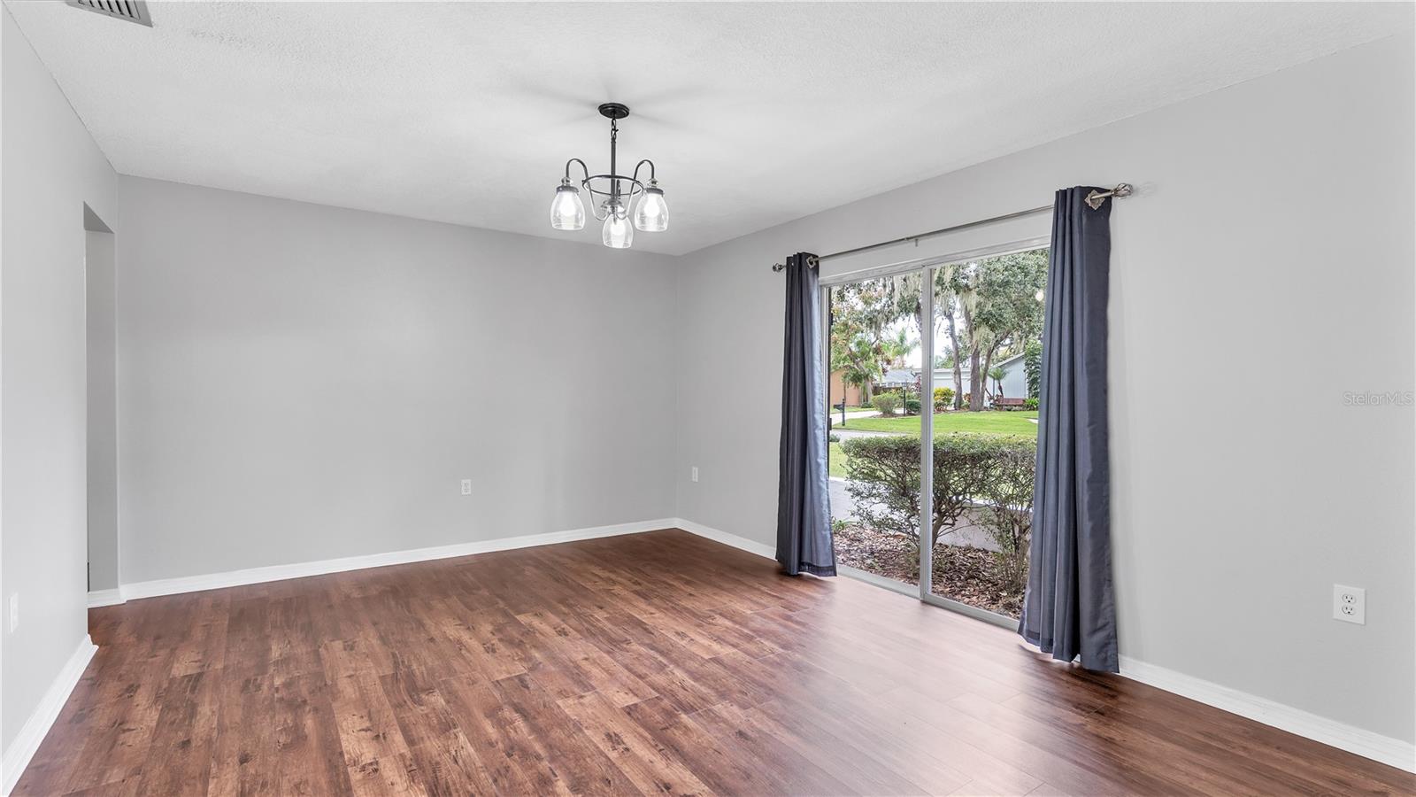 116 ELM SQ N
