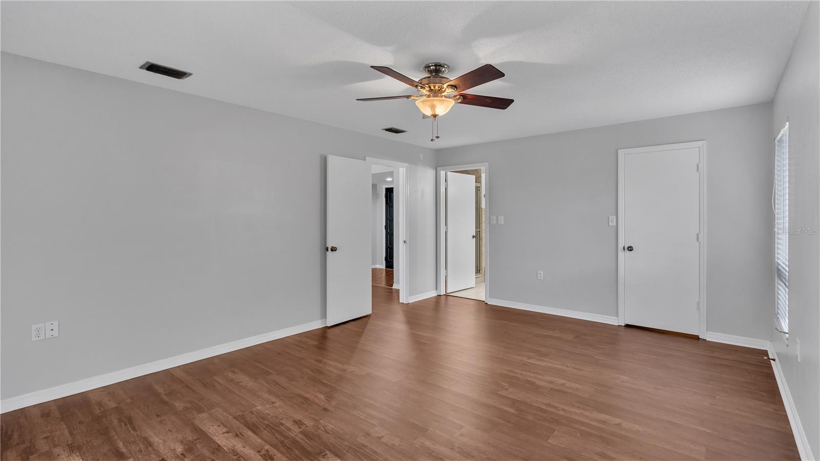 116 ELM SQ N