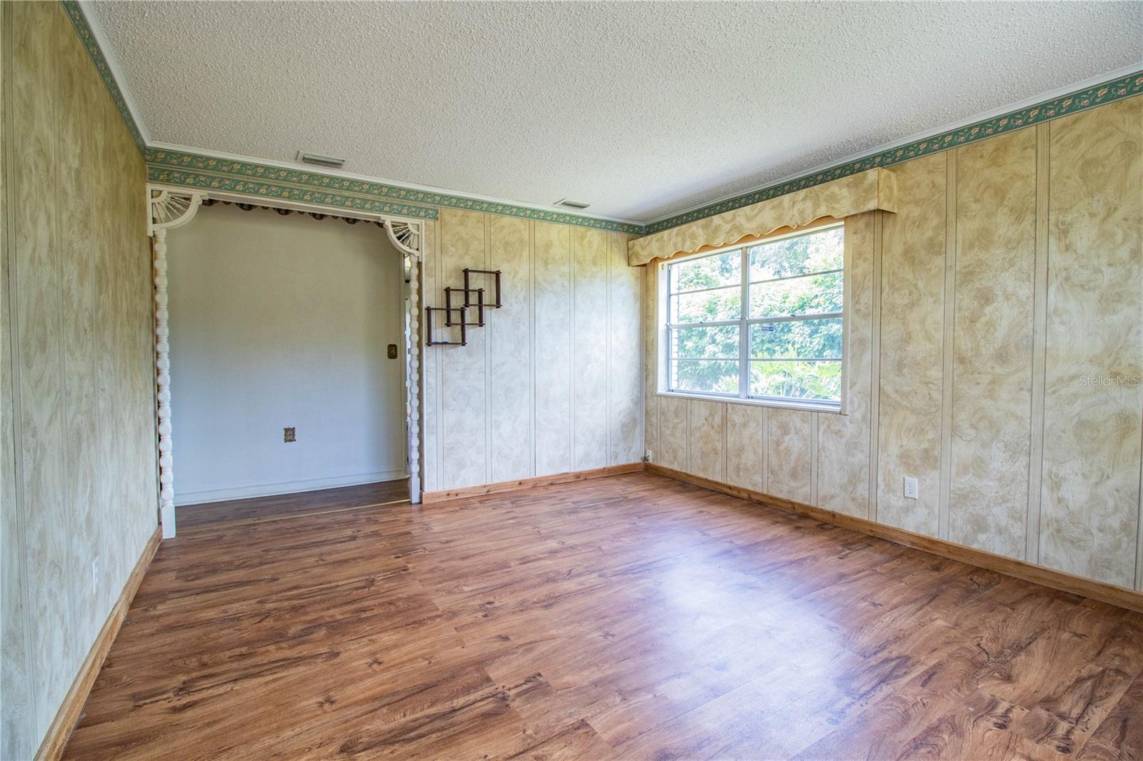 605 FORMOSA AVE