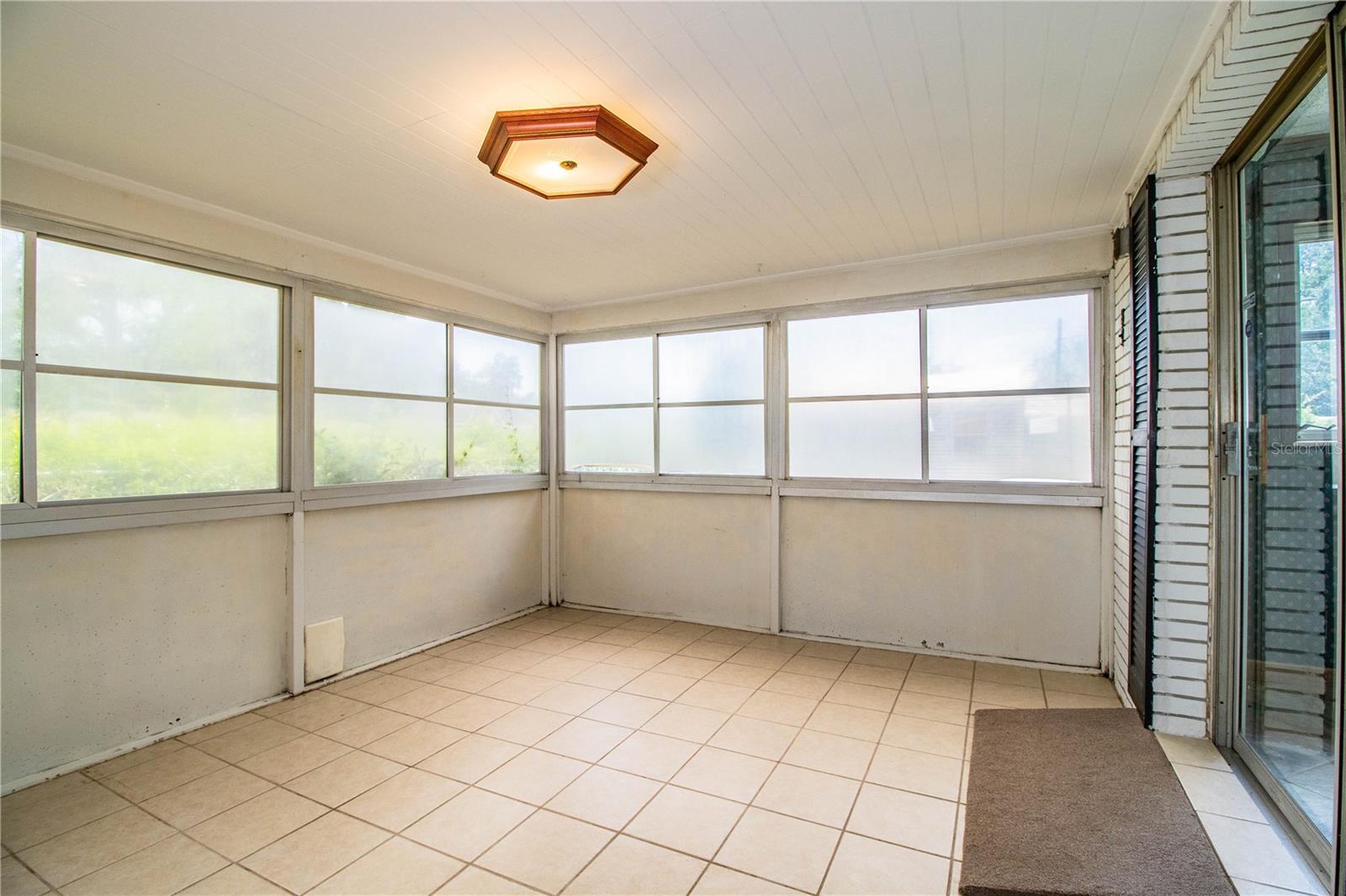 605 FORMOSA AVE