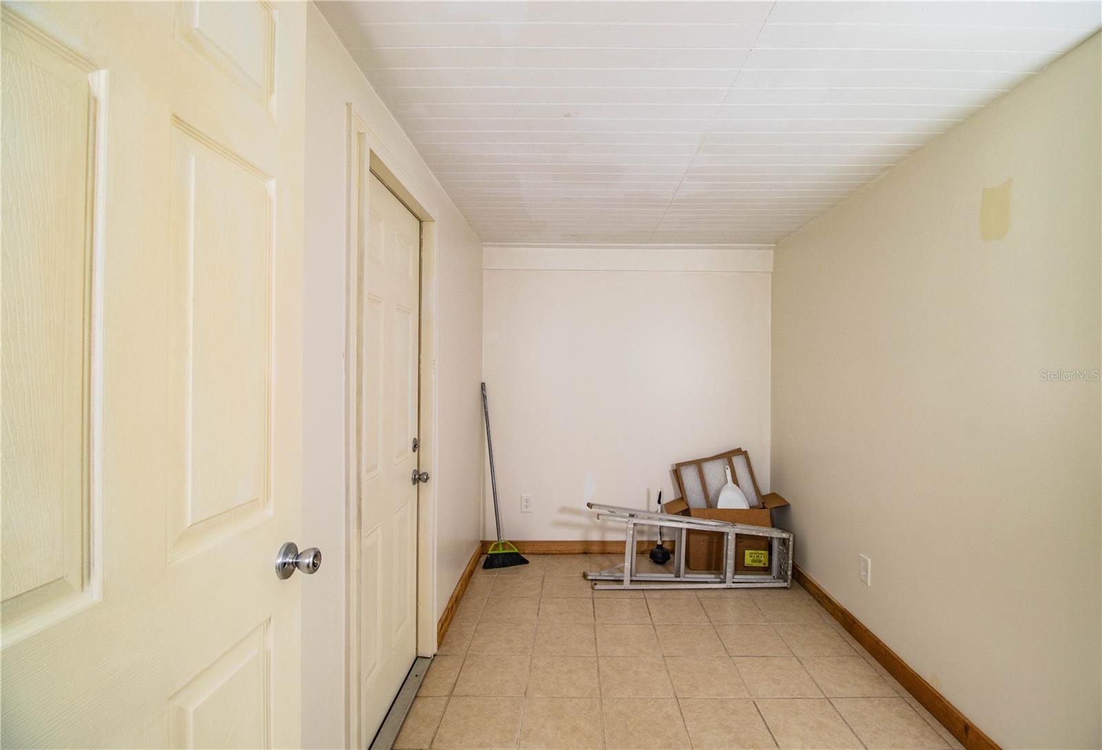 605 FORMOSA AVE
