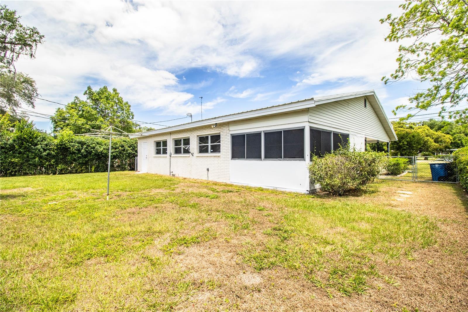 605 FORMOSA AVE