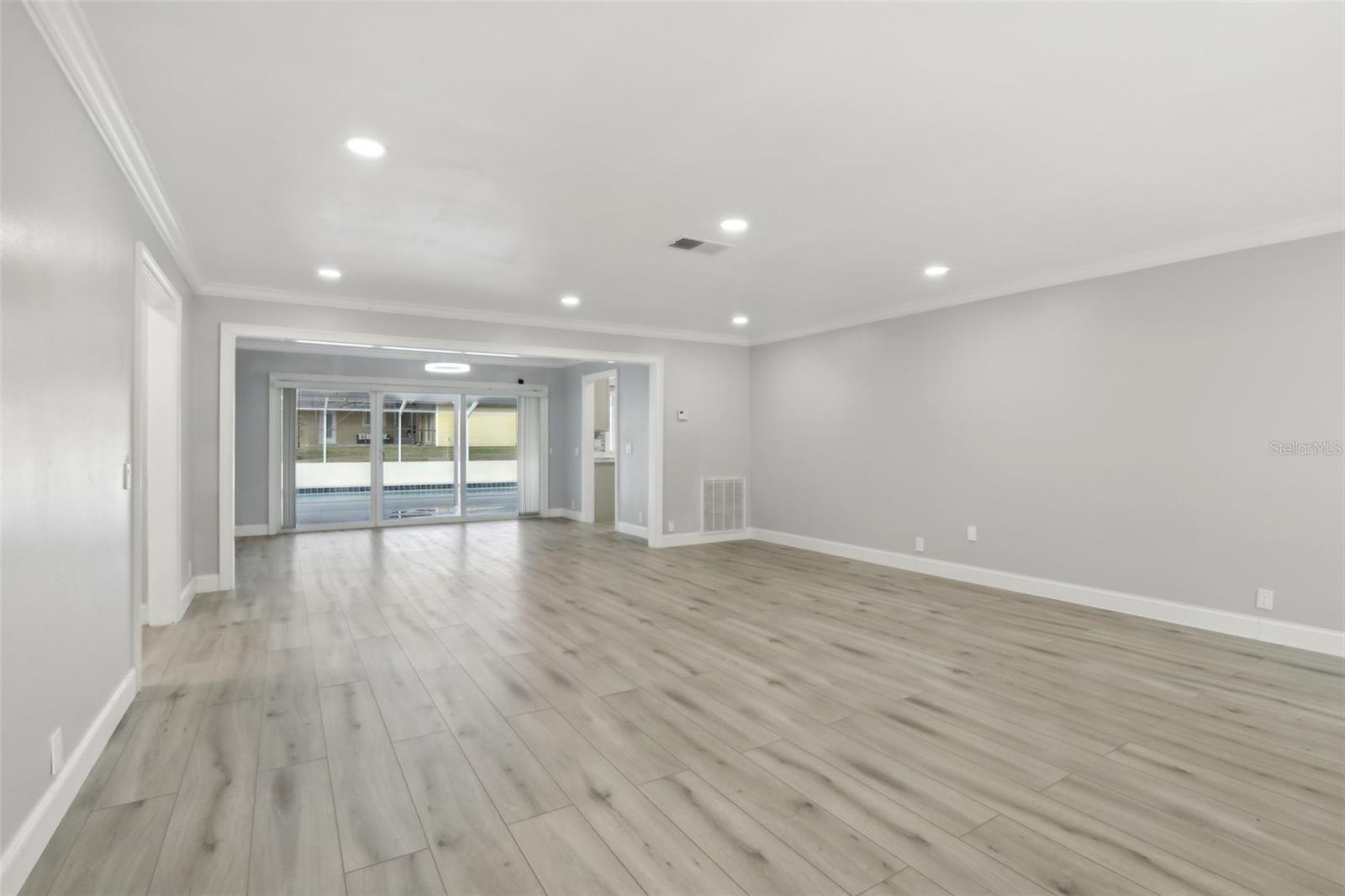 518 COLEMAN DR W