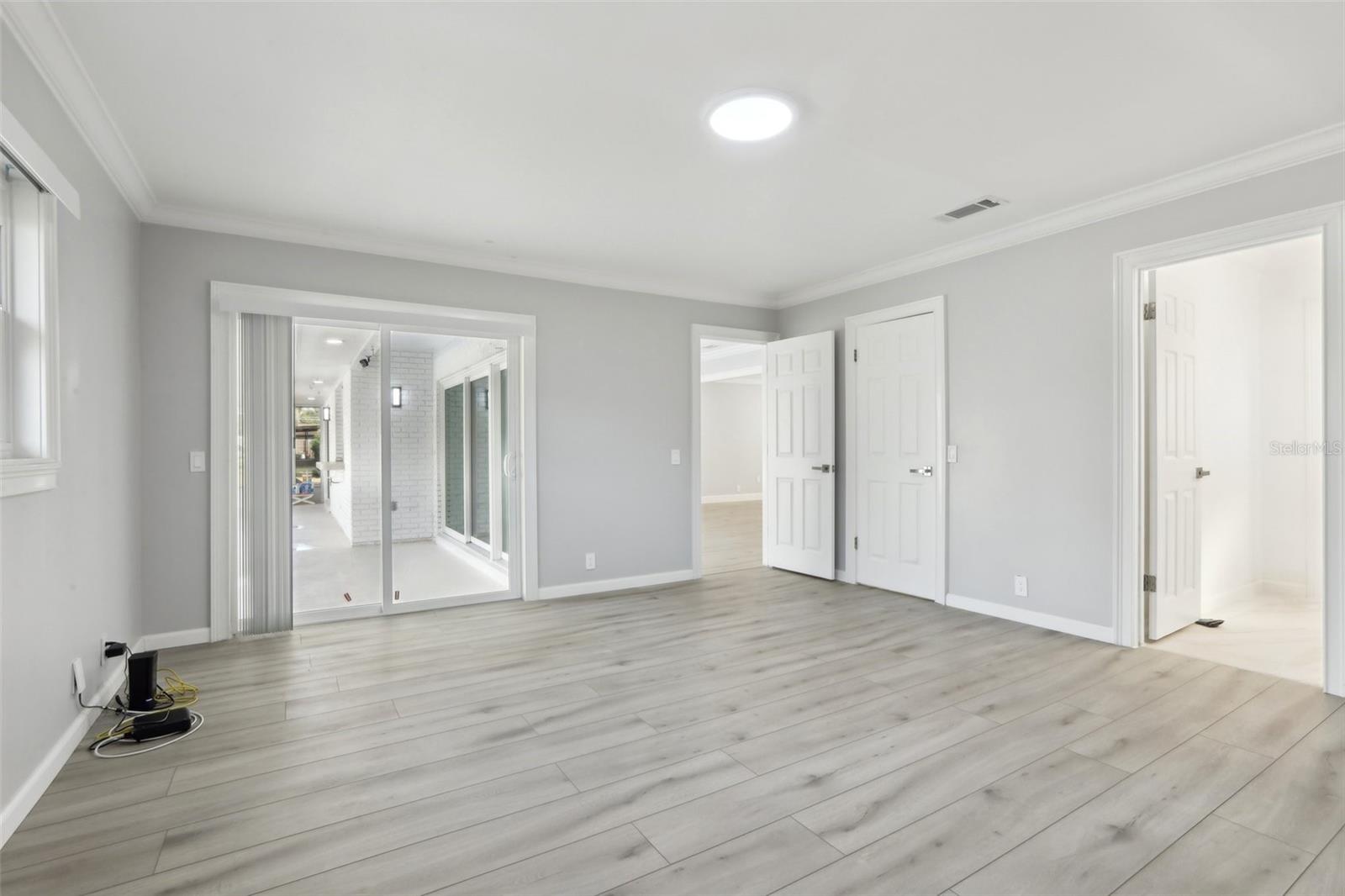 518 COLEMAN DR W