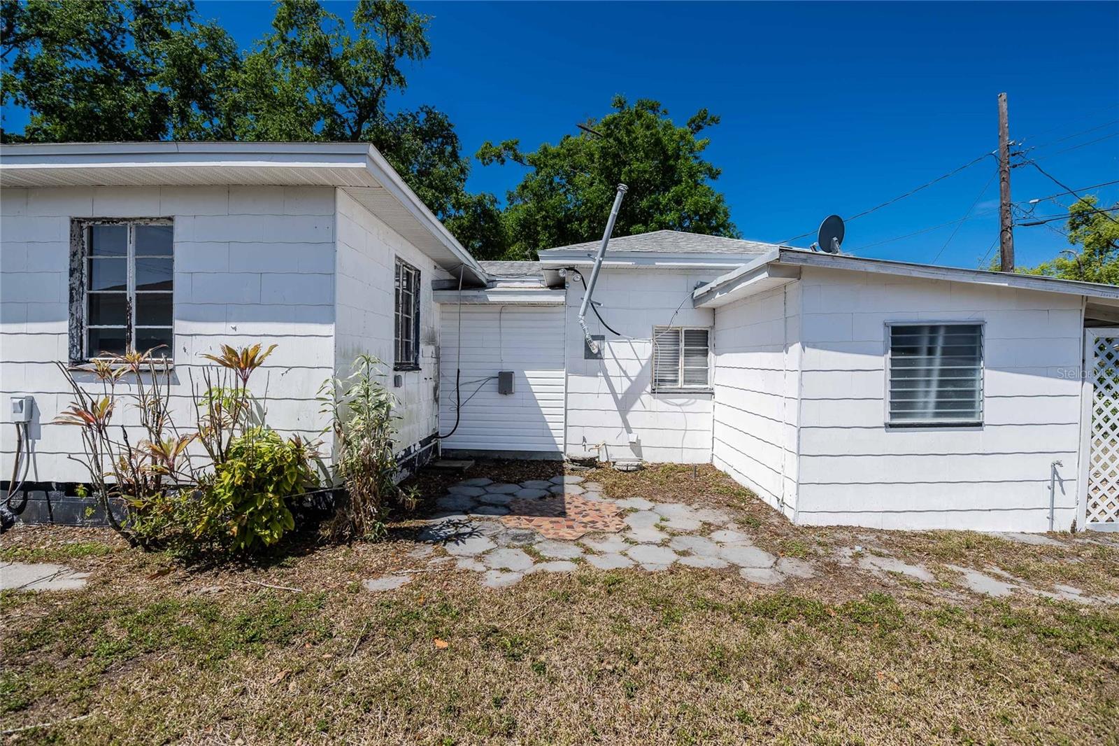 516 E EDGEWOOD DR