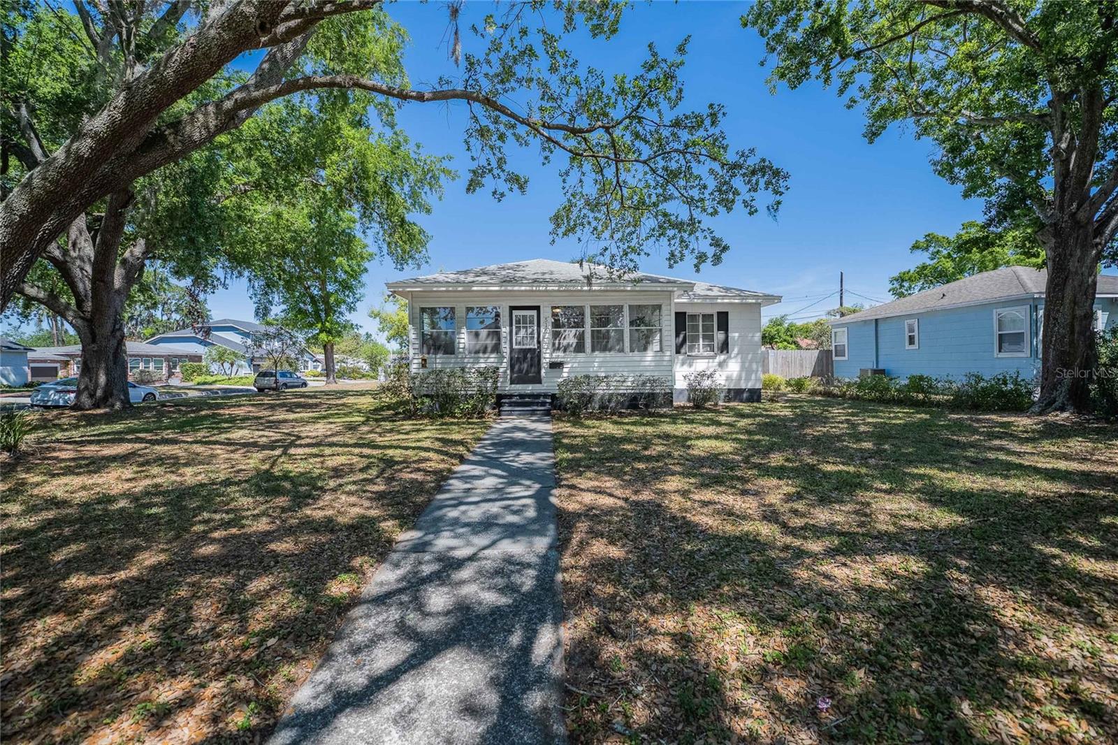 516 E EDGEWOOD DR