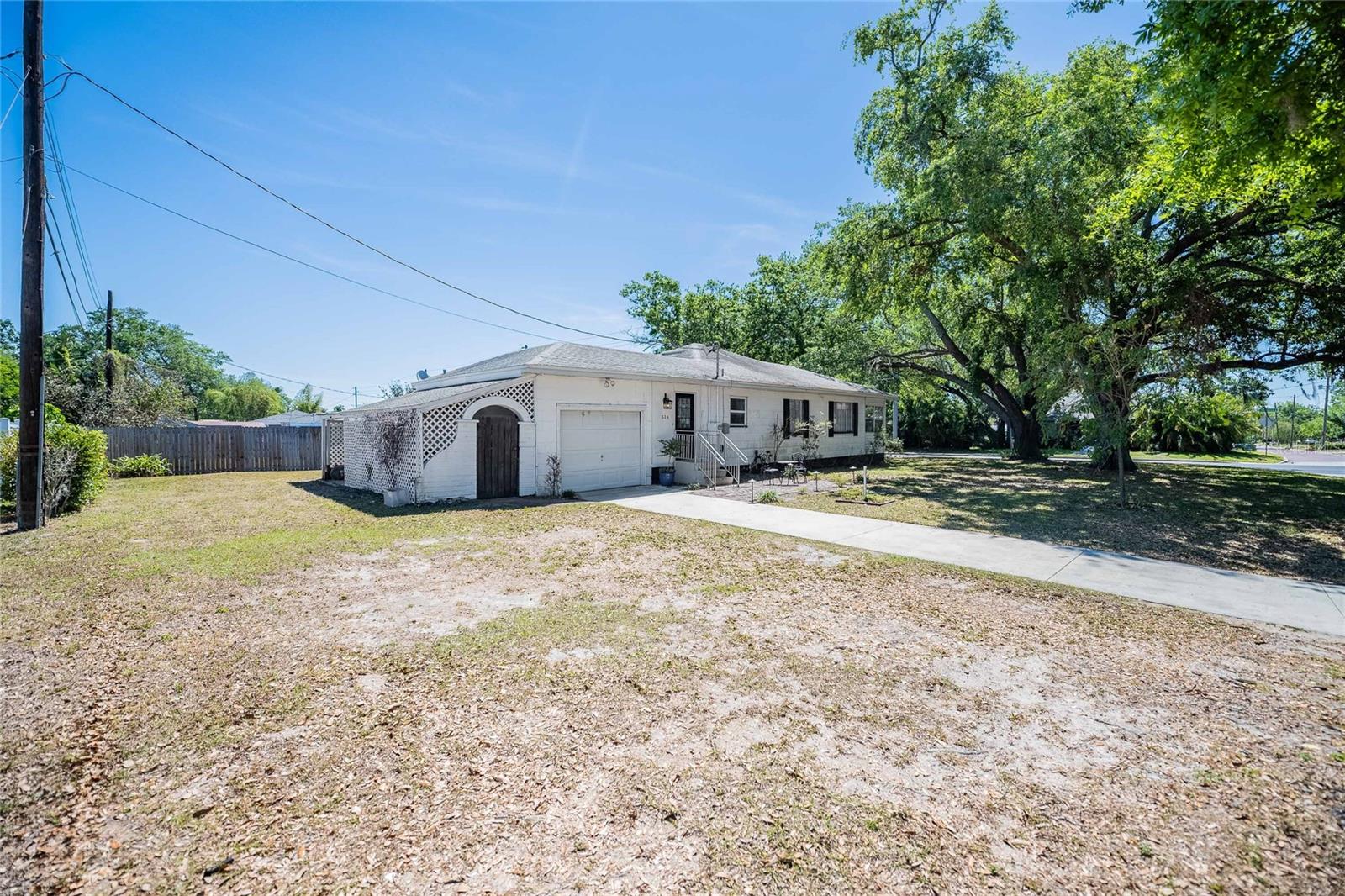 516 E EDGEWOOD DR